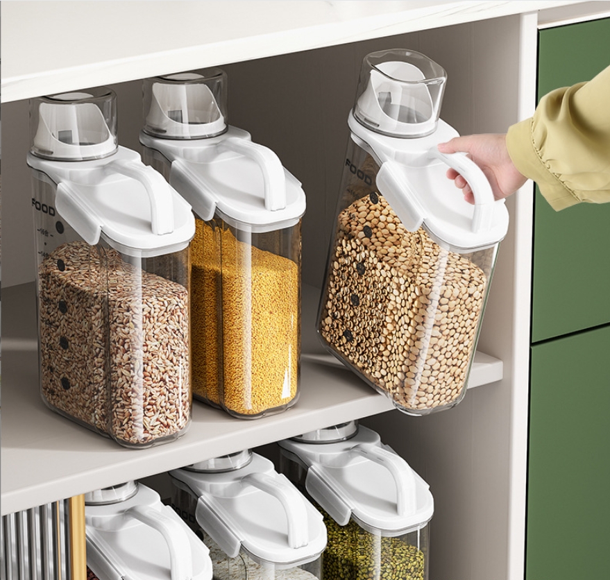 Plastic transparent sealed jars, Japanese-style portable rice storage buckets, moisture-proof household kitchen five-grain jars with measuring cups, wholesale of miscellaneous grain jars Application Scenario