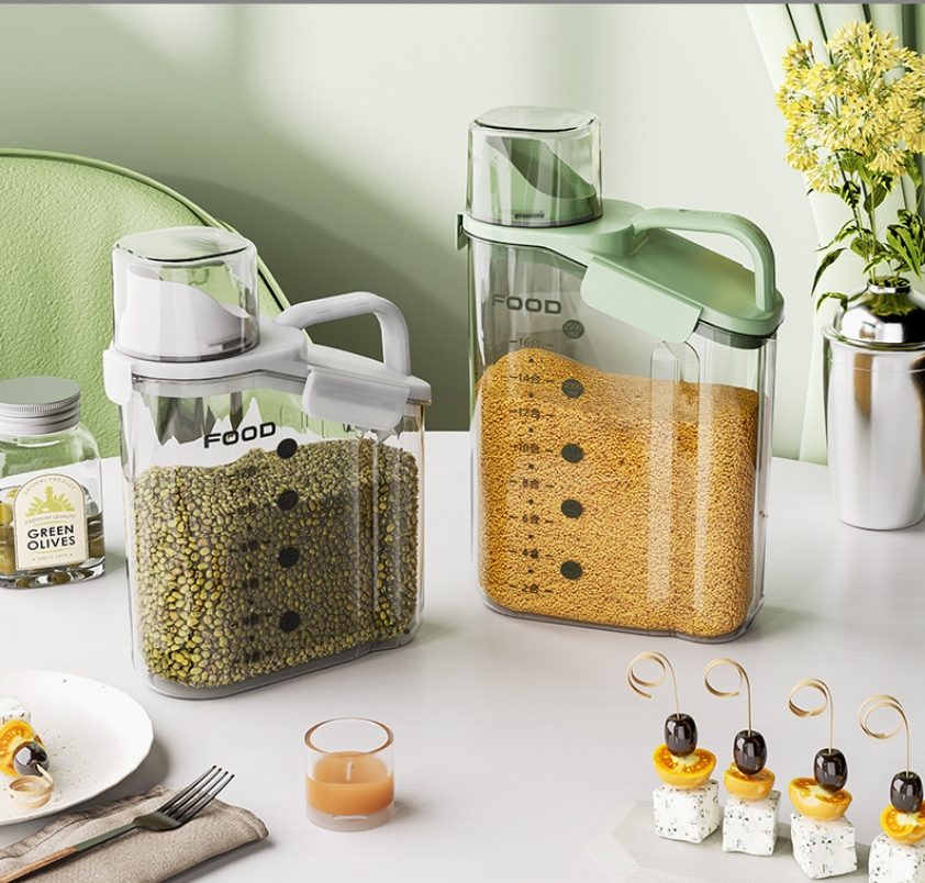 Plastic transparent sealed jars, Japanese-style portable rice storage buckets, moisture-proof household kitchen five-grain jars with measuring cups, wholesale of miscellaneous grain jars