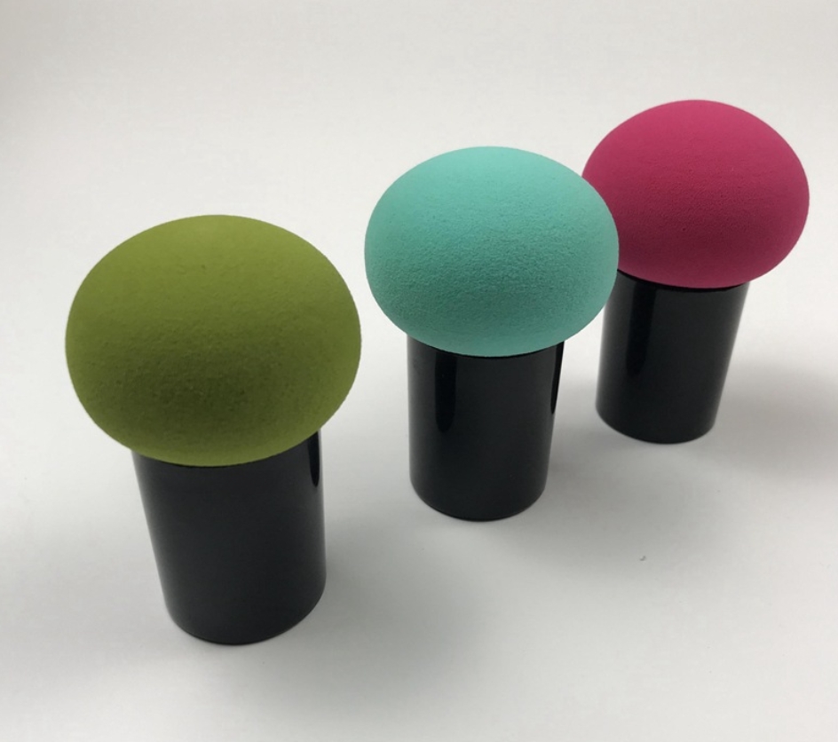 Wholesale mushroom powder puff with handle, makeup sponge foundation, mushroom head seal powder puff, beauty egg makeup tools details Picture