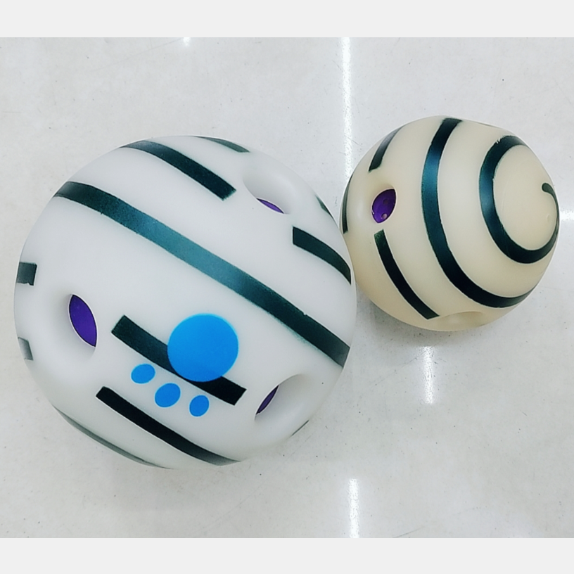 Pet toy ball: Dog teething, interactive, biting, boring, glow-in-the-dark, sound-emitting ball toy Item Picture