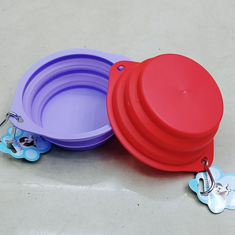 Pet silicone double-bowl portable silicone foldable bowl for cats and dogs going out Application Scenario