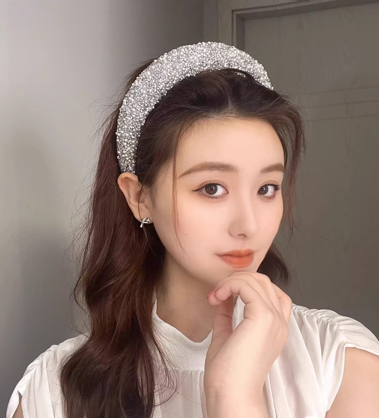 Muheng Accessories' richly diamond-studded rich girl headband Summer fashionable and stylish high-end hair accessory, heavy industry silver headband for women detail image 4