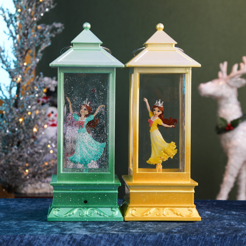 Winnie Little Princess Rotating Wind Lantern Music Box, Snowflake Crystal Ball Music Box, children's gift-giving scene decoration Application Scenario