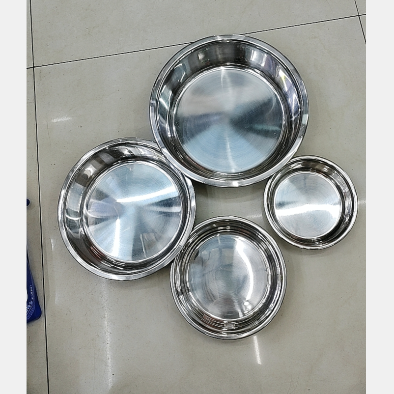 Silicone anti-slip bottom pet basin, cat and dog drinking and feeding basin details Picture