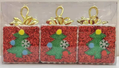 Creative Christmas-themed office decoration, cultural artworks, other Christmas supplies, gift sets, and festive atmosphere arrangement