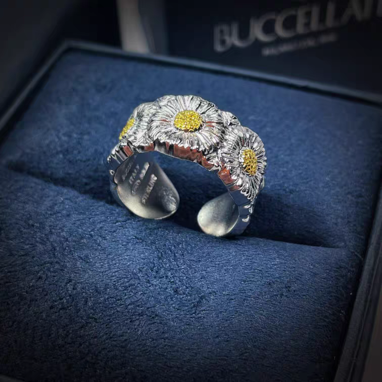 A latest Daisy ring detail image 5