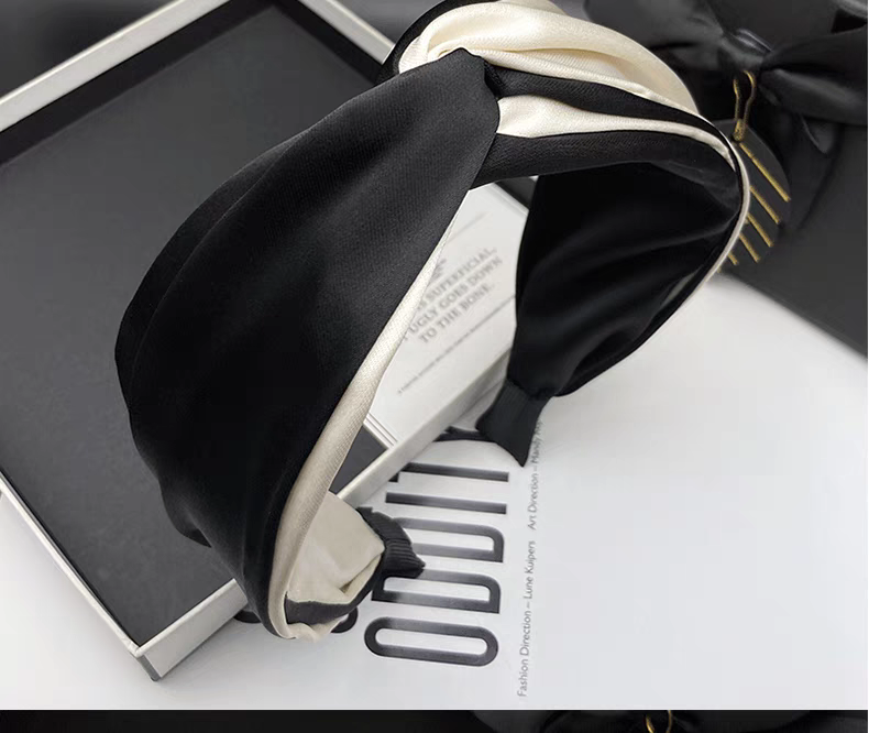 High top hairpin and headband for women 2023, a new trendy outerwear headband, fashionable wide edge hair pressing and face washing headband details Picture