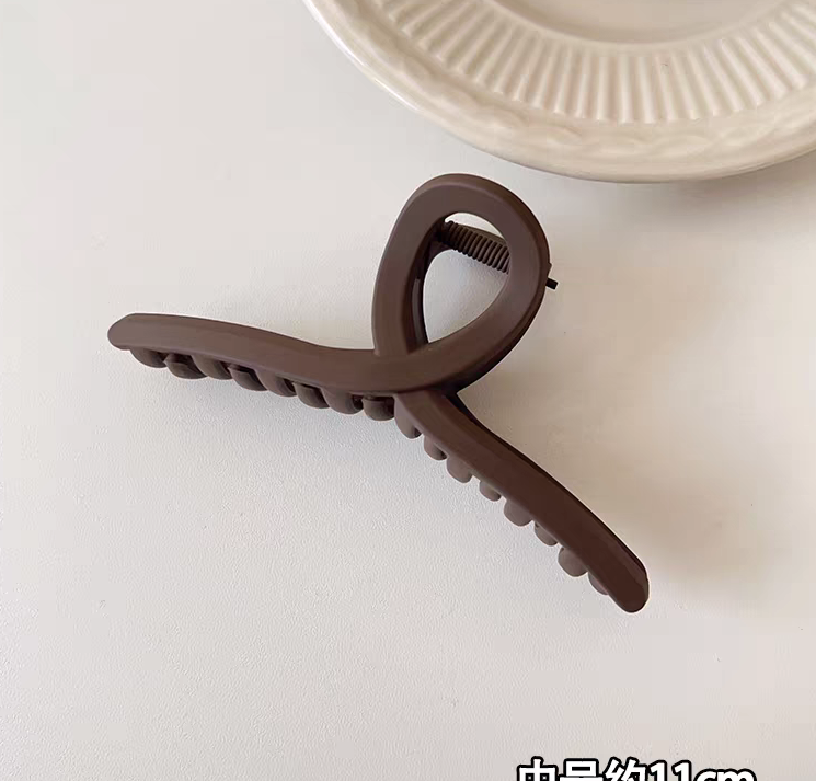 Simple matte hairpin, high-end hairpin, large fashionable shark clip headwear for women at the back of the head, ins style details Picture