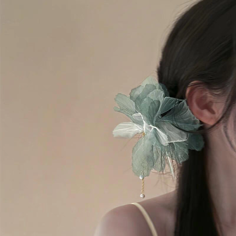Atmospheric haze blue! Flower tassel hairpin! Sweet hairpin fabric pearl hair bun headpiece at the back of the head Item Picture