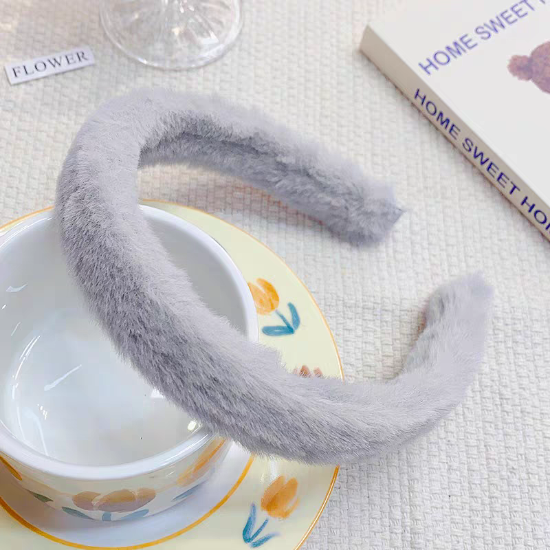 Autumn and winter plush high top hair band 2023 New style, holiday Internet celebrity anti-slip hair clip for washing face, hair braid detail image 6