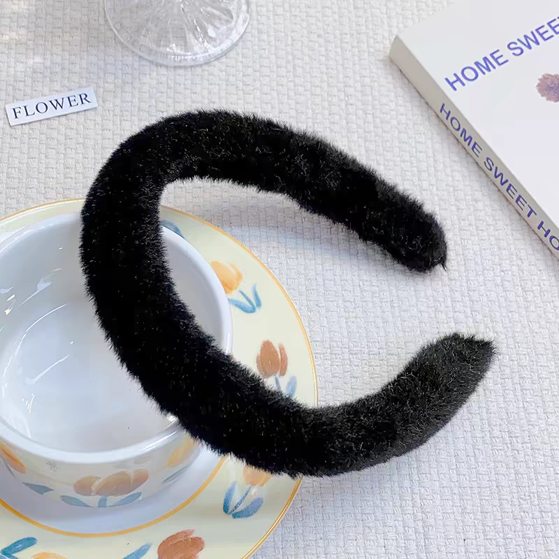 Autumn and winter plush high top hair band 2023 New style, holiday Internet celebrity anti-slip hair clip for washing face, hair braid detail image 2