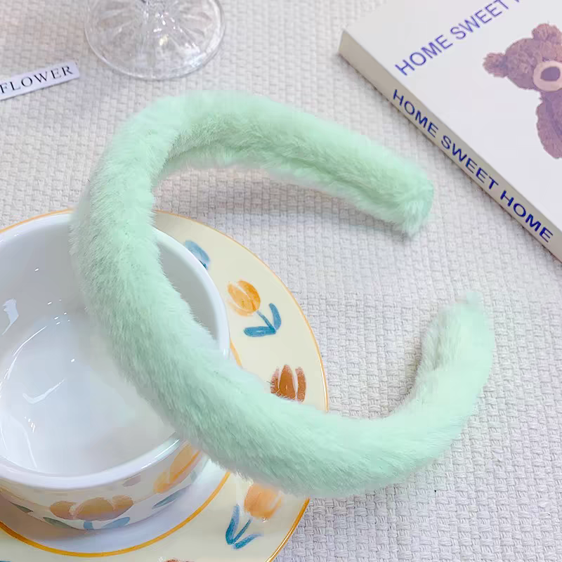Autumn and winter plush high top hair band 2023 New style, holiday Internet celebrity anti-slip hair clip for washing face, hair braid detail image 13