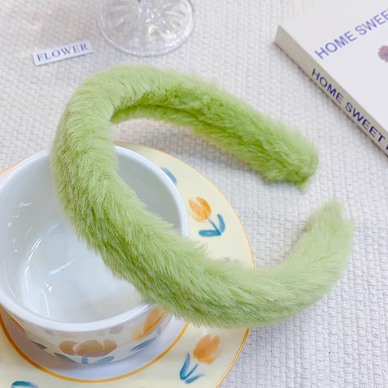 Autumn and winter plush high top hair band 2023 New style, holiday Internet celebrity anti-slip hair clip for washing face, hair braid detail image 10