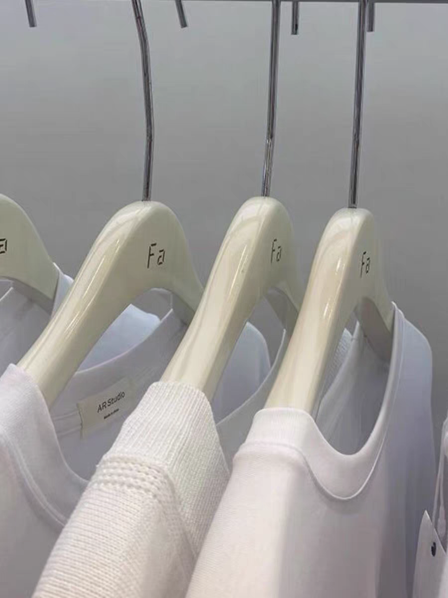 服装店奶白色女装衣架榉木米白衣挂ins网红衣撑高档防滑裤夹定制 亮光产品图
