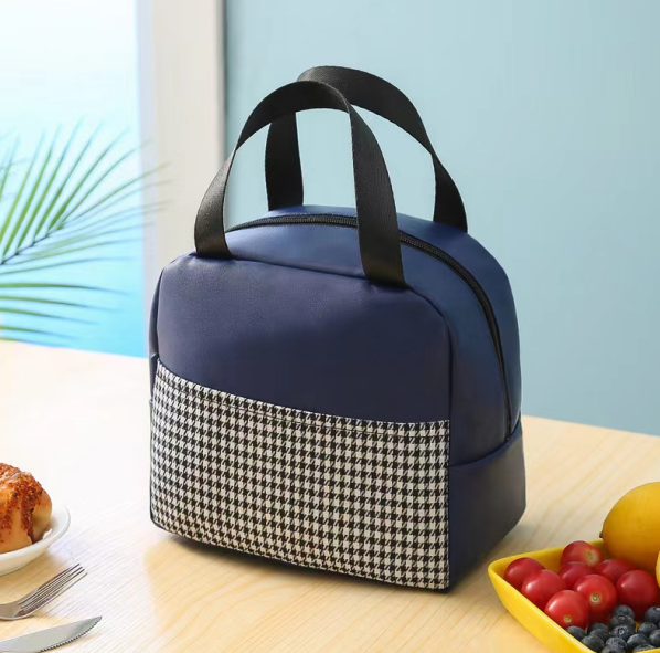 G33-1312 Thousand Bird Grid Insulated Bag, fresh and clean insulated bag, portable insulated bag, office worker insulated bag Application Scenario