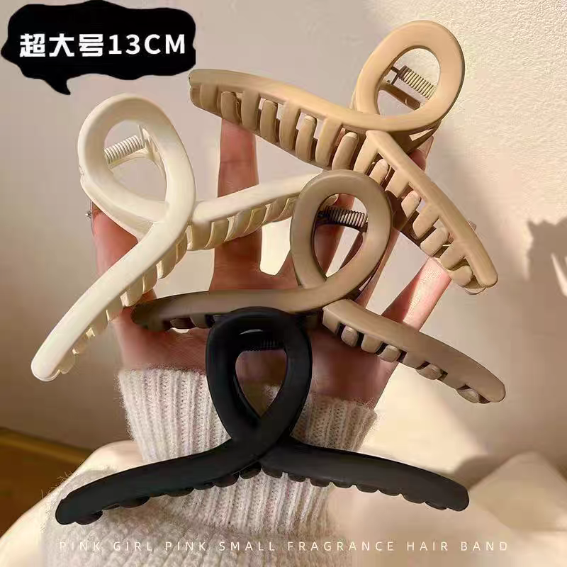 成人鲨鱼夹头饰 发饰精致饰品 优雅气质发梳头饰 独特设计女士头饰 王者风范琳琳饰品详情图6