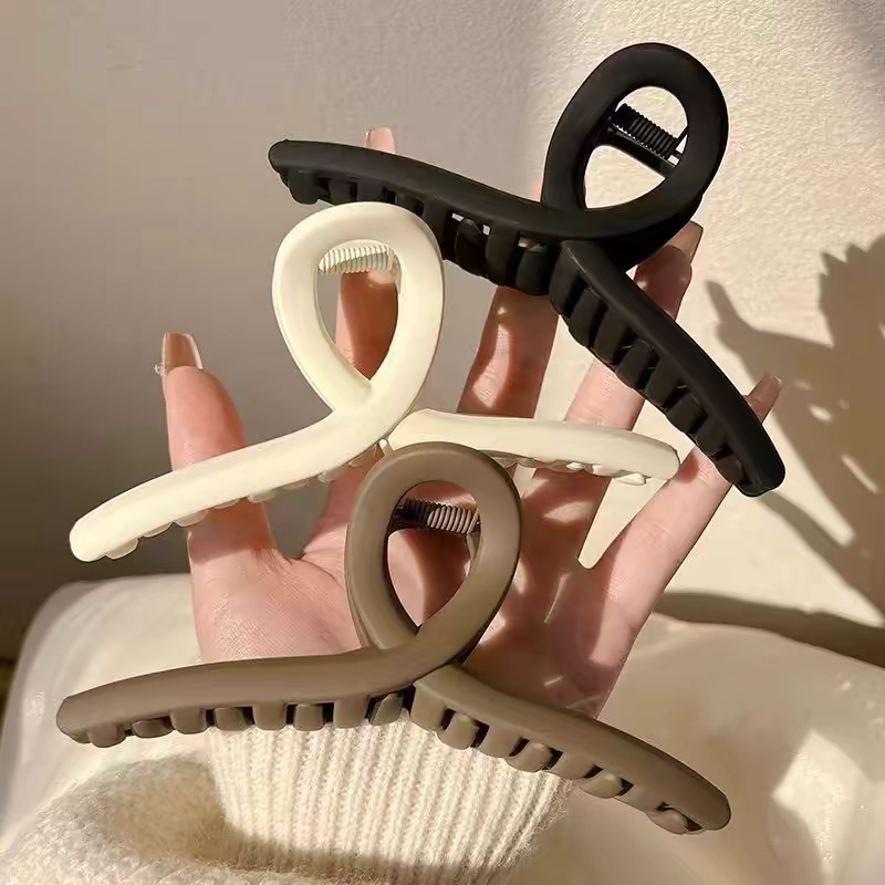 成人鲨鱼夹头饰 发饰精致饰品 优雅气质发梳头饰 独特设计女士头饰 王者风范琳琳饰品详情图8