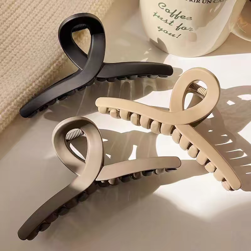 成人鲨鱼夹头饰 发饰精致饰品 优雅气质发梳头饰 独特设计女士头饰 王者风范琳琳饰品