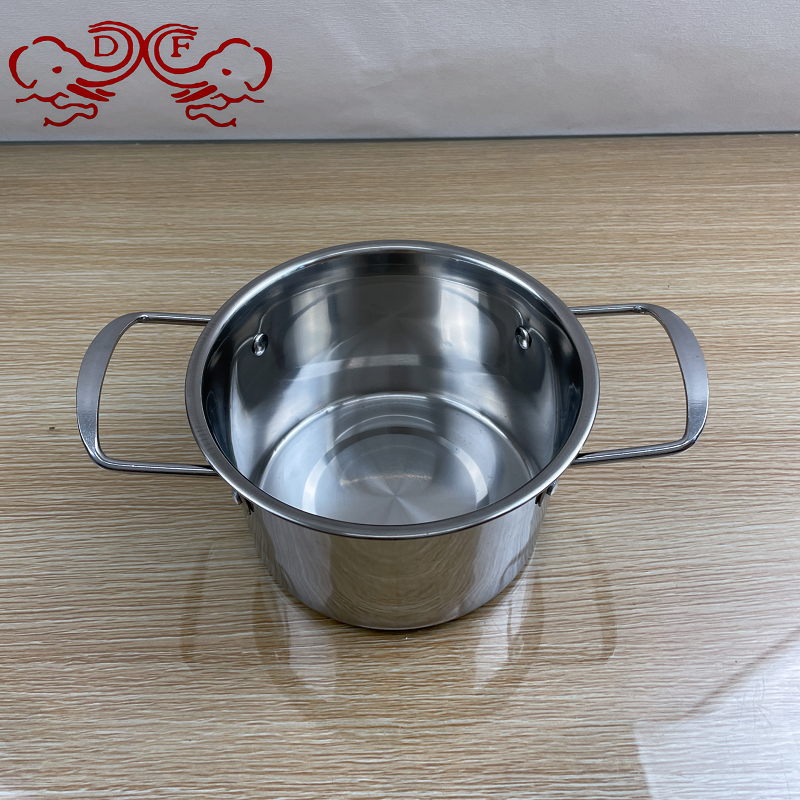 DF68787 Korean instant noodle pot, thickened stainless steel covered ramen pot, golden outdoor multi-purpose small hot pot soup pot, DF TRADINGHOUSE Application Scenario