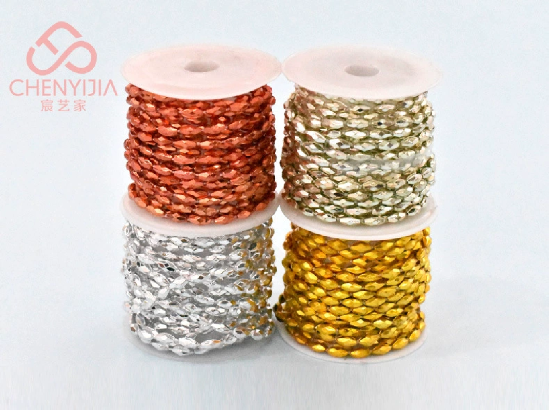 Diamond-shaped plastic string beads come in various colors and packages, with irregular shapes and decorative string beads