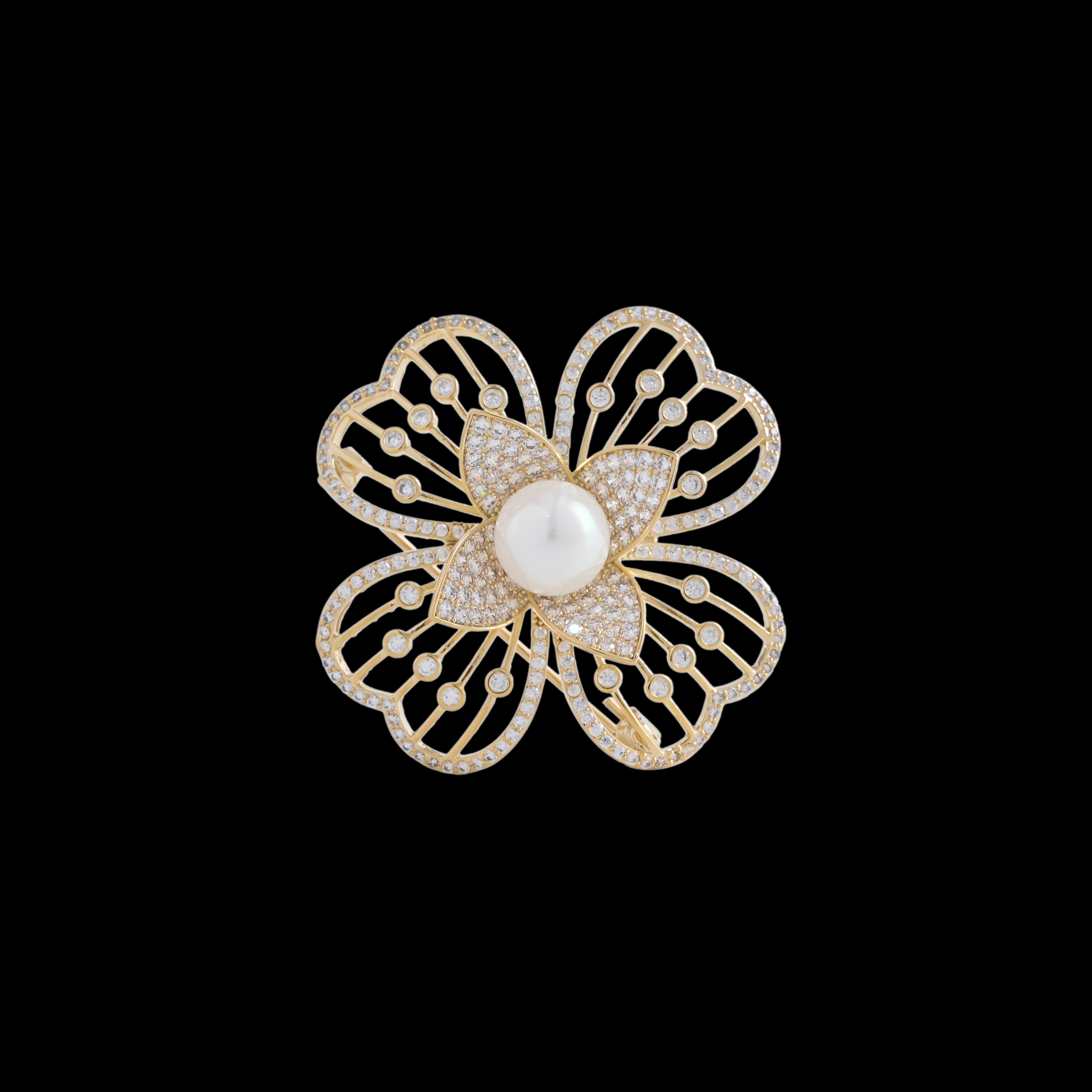 Xuhui brand copper-plated real gold and zircon four-leaf flower brooches and pins are fashionable and versatile. There are many women's styles to choose from details Picture