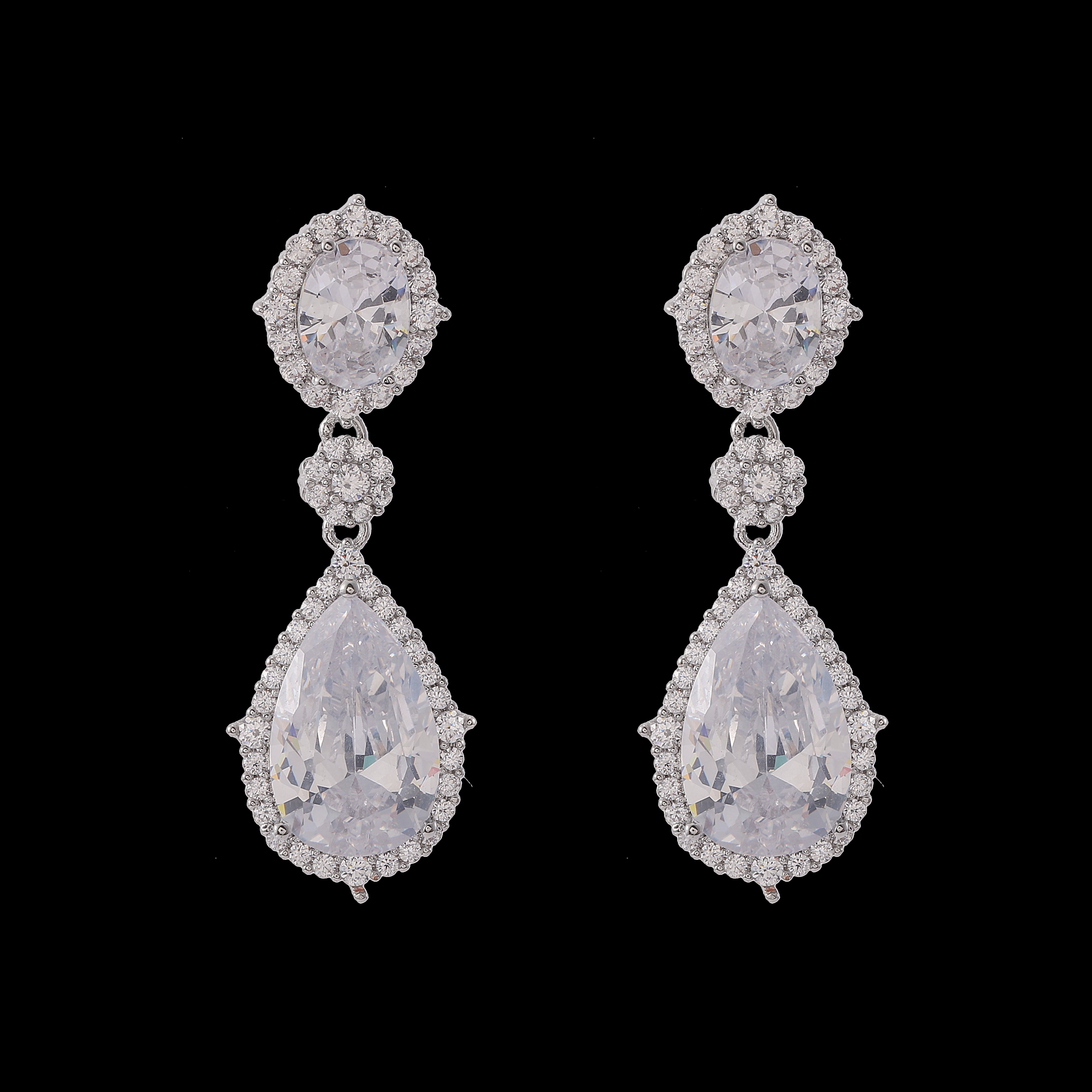 Xuhui brand exquisite and light luxury copper plated with real gold and set with zircon 925 silver needle, luxurious and dazzling stud earrings Specification drawing