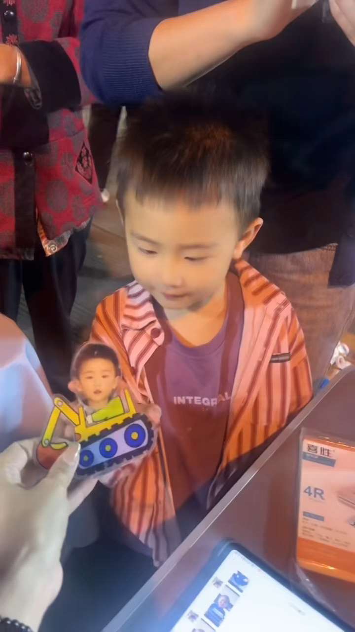 手办摆件潮玩 摇摇乐摆摊 夜市网红项目网红摇摇乐摇一摇电动摇头摆件定制DIY详情图10