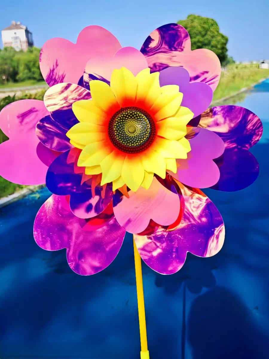 Colorful gradient double-layer windmill children's toys, hand-held gifts, outdoor seven-color windmills wholesale, street stall small commodities detail image 3