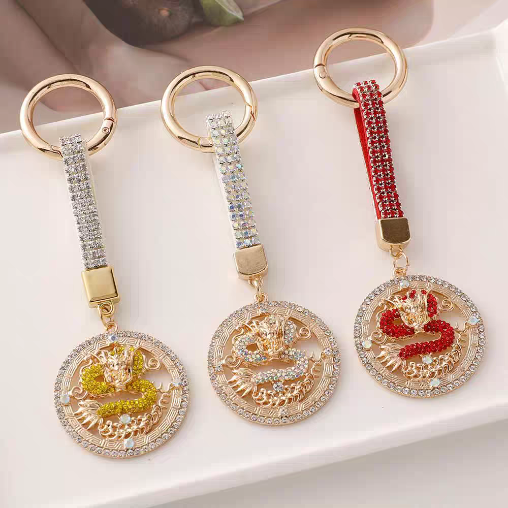 New creative Chinese wind dragon keychain made of alloy for the 12 Chinese zodiac dragons, metal dragon car pendant, zodiac year gift keychain