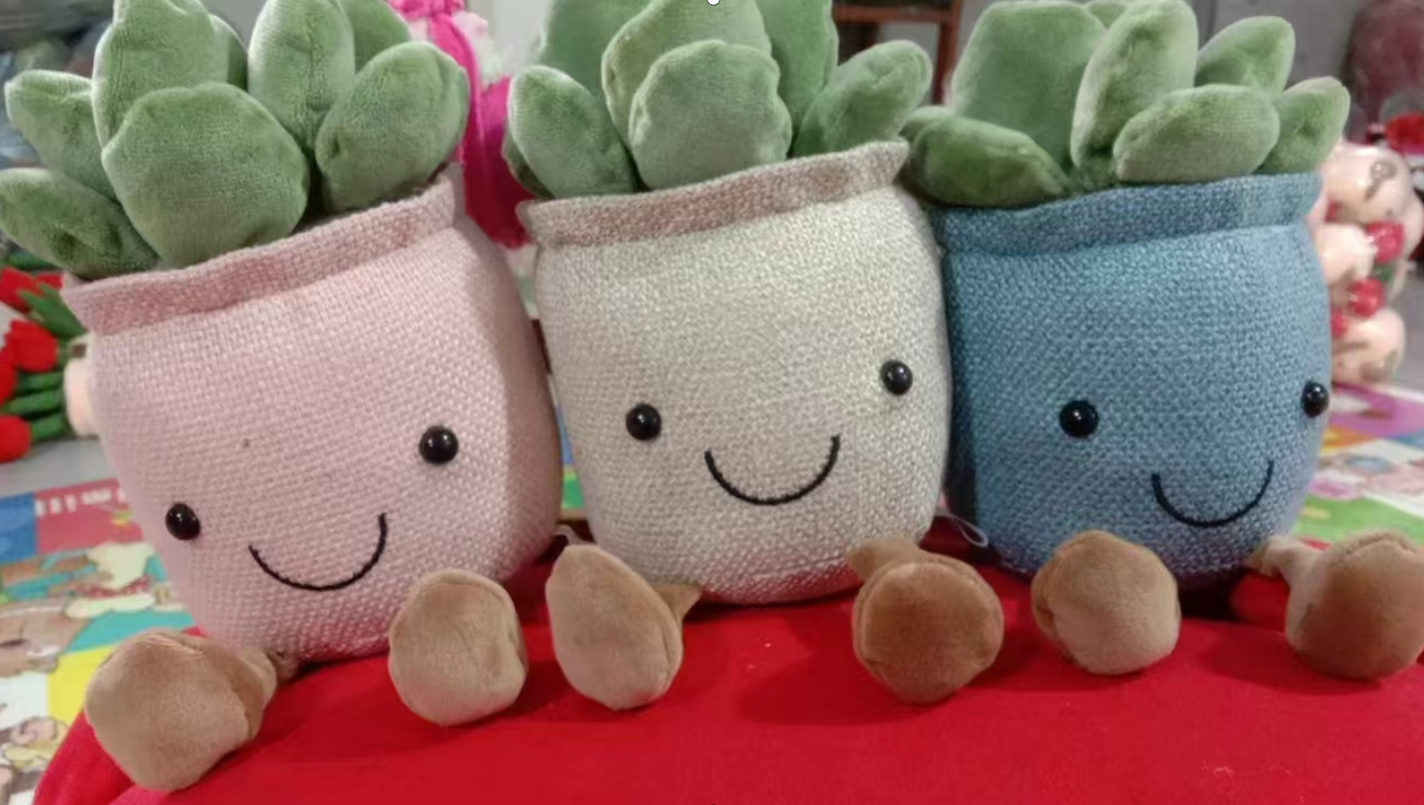 Cute green plants, succulents, tulips, red mushrooms, plush toys, sofa potted plants, fabric flower POTS, throw pillows, dolls details Picture
