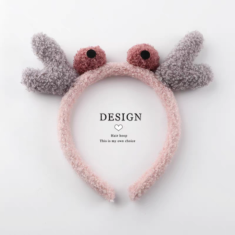 Hairbands for women in autumn and winter, Korean cartoon headbands, Internet celebrities, cute face-washing hair ties, hair hole pressure, anti-slip hair clips Application Scenario