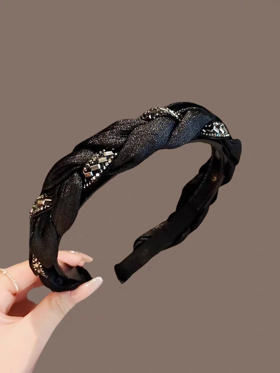Retro and fashionable new hairpins and headbands for women with high heads, versatile for going out, wide-brimmed hair ties and headwear, face-washing headbands, children's fabric headwear, Chinese-style headwear Application Scenario