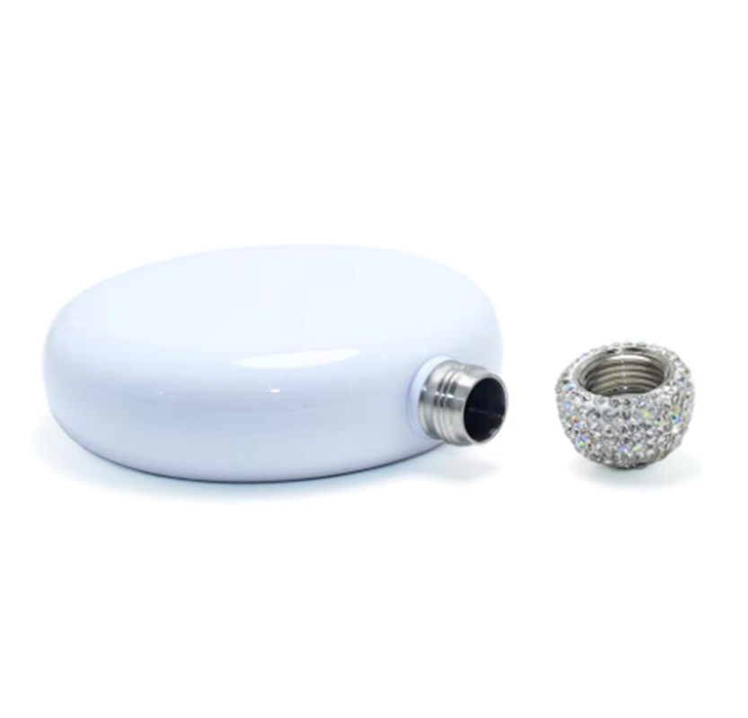 The wine pot is made of stainless steel, Russian 316 stainless steel, and is a portable flat wine pot for outdoor use Application Scenario