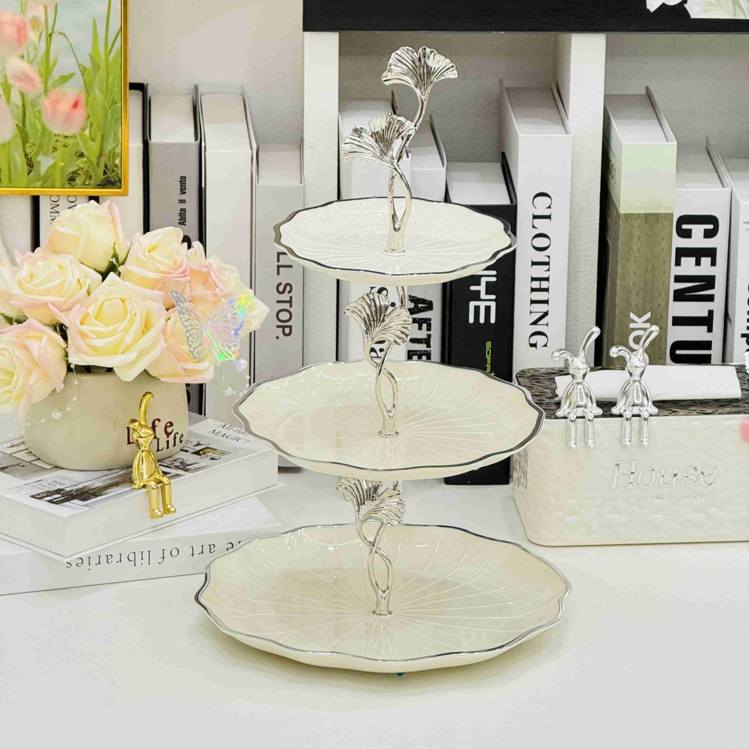 2024新款网红高级水果盘客厅家用糖果简约优雅创意分格盘点心干果盘客厅茶几绿银聚会前台酒店零食瓜子水果拼盘花茶干果零食碟详情8