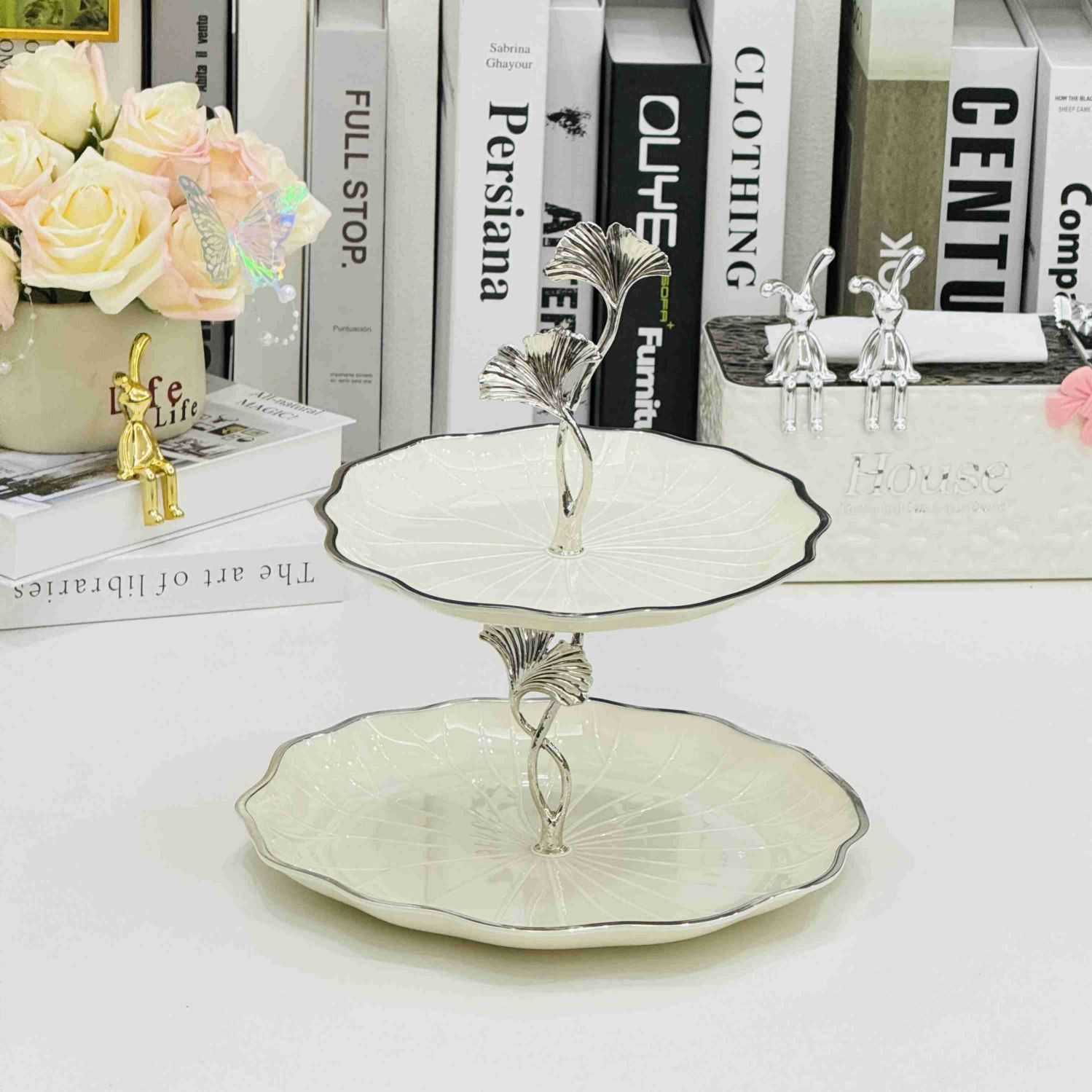 The 2024 new trendy high-end fruit platter for the living room, featuring simple, elegant, creative, and well-organized candies. It's a dried fruit platter for the living room, coffee table, green and silver gathering, front desk, hotel snacks, sunflower seed and fruit platter, flower tea, dried fruit and snack plates Specification image