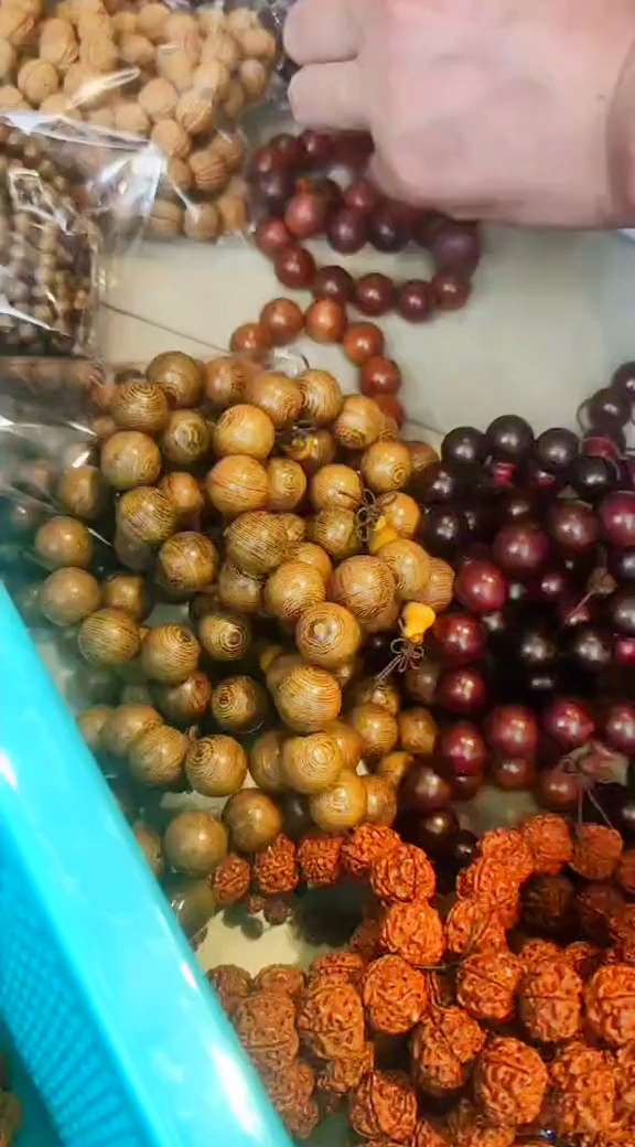 礼品货源 手串批发把玩儿手串金刚菩提手串 鸡翅木手串红酸枝手串详情图2