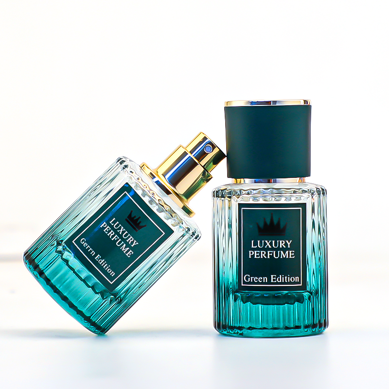 30ml screw-mouthed perfume bottle spray, high-end glass portable travel, 50ML empty perfume bottle sample bottle dispenser Application Scenario