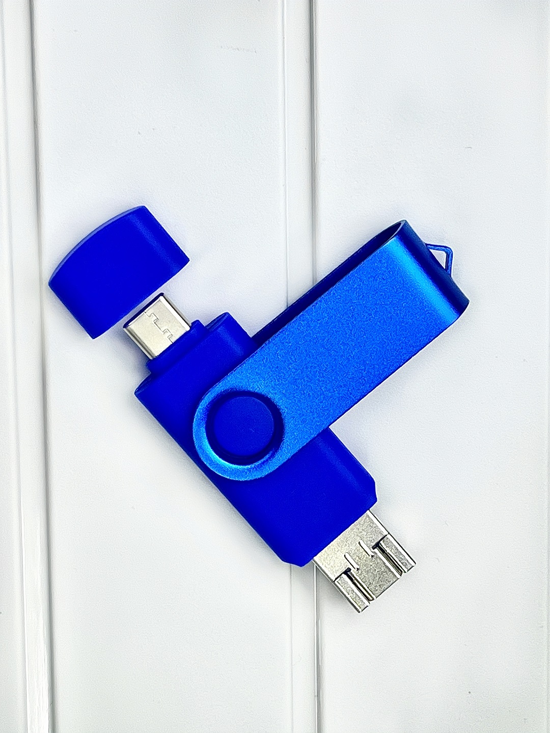 Wholesale USB flash drives, capable of engraving and printing logos, company business exhibitions, rotating gifts, 3-in-1 USB flash drives, and USB flash drives Specification drawing
