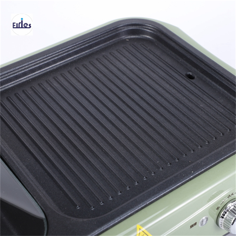 Multi-functional small space electric Korean-style smokeless dormitory hot pot and barbecue all-in-one pot electric barbecue grill Application Scenario