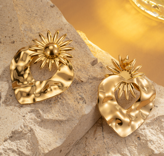 跨境新款镂空心形耳钉女士不规则捶打纹夸张耳钉镀金耳环