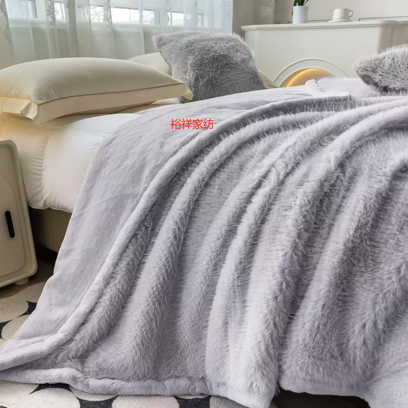 A long, fluffy, gentle and fresh blanket Application Scenario