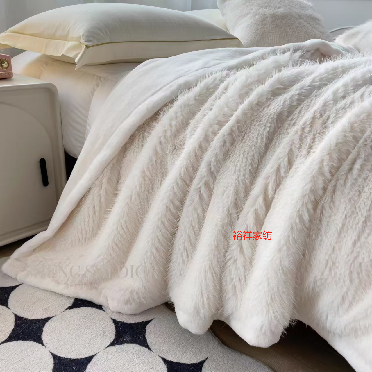 A long, fluffy, gentle and fresh blanket