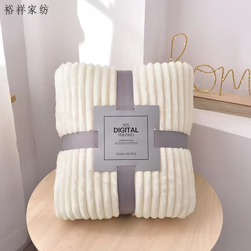Cross-border in-stock solid-color extruded blanket flannel air conditioning blanket yoga cover blanket Application Scenario
