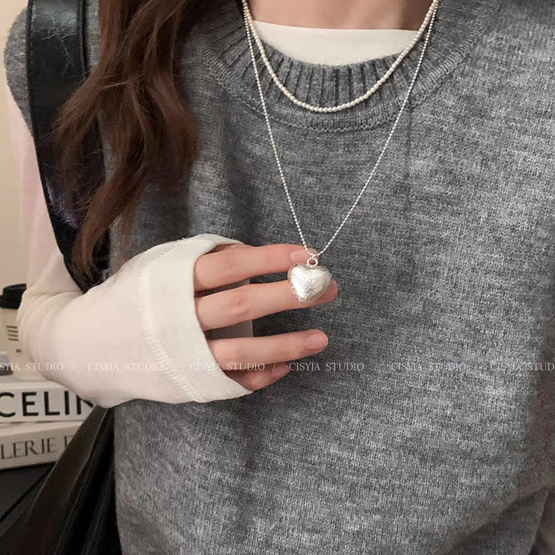 银色拉丝爱心吊坠项链女2024新款爆款轻奢小众高级长款毛衣链配饰详情图4