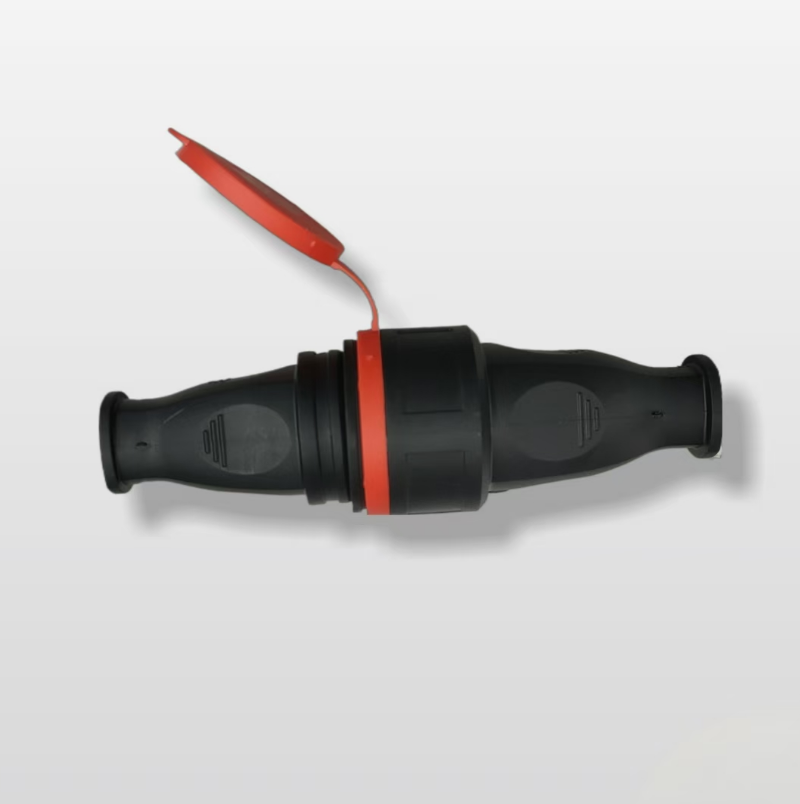 电工产品公母插铜件，母插带盖子，PC材质白底实物图