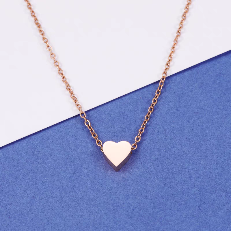 2023 New heart-shaped short collarbone chain necklace, stainless steel mirror polished heart pendant necklace, European and American style detail image 3