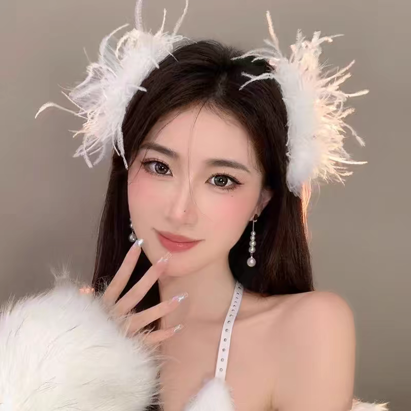 Super fairy ostrich feather hair clip, white headwear, the same style as the Internet celebrity side clip hair clip, fairy hair accessory, plush autumn and winter hair accessory detail image 2