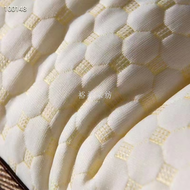 The pillow core protects the cervical vertebrae and helps sleep. It is specially designed for home and hotel use and is a single person's whole head Specification image