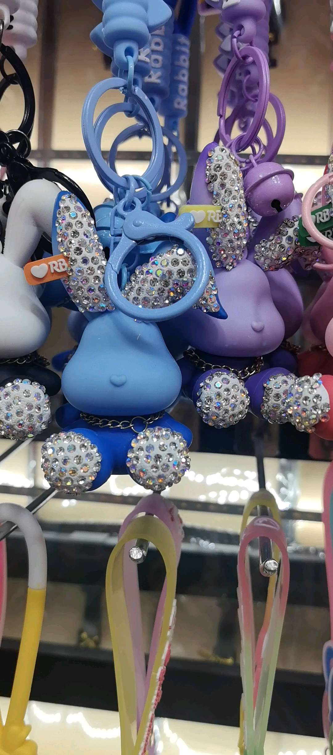 Sand bottle keychain for women, 2024 Cute plush pendant, handicraft gift, key accessory, keychain accessory, trendy new style detail image 2
