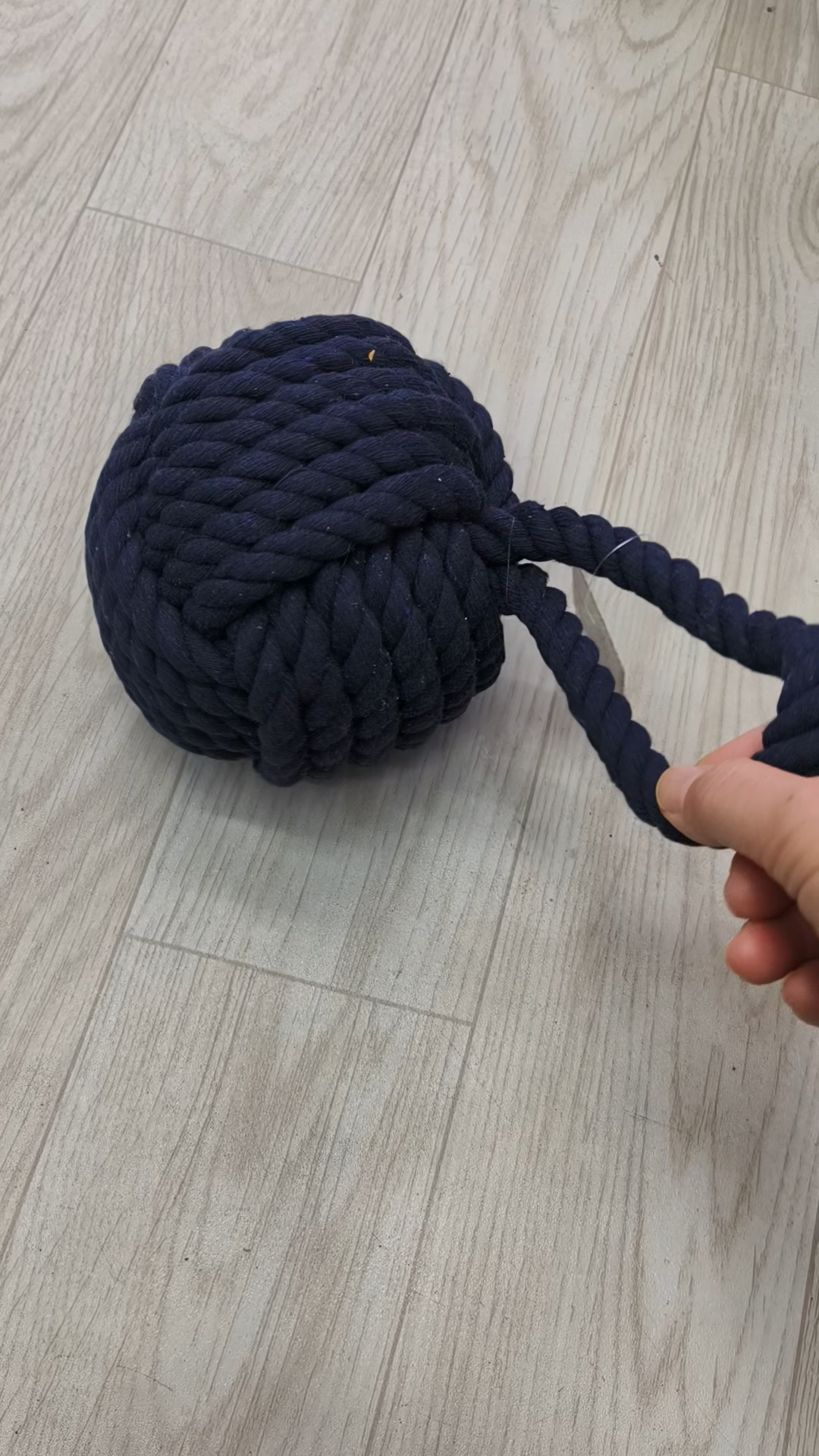 European-style nutcracker, wooden cross, luminous handicraft, wooden beads, decorative wood chips, handcrafted unique gift, wooden handicraft detail image 2